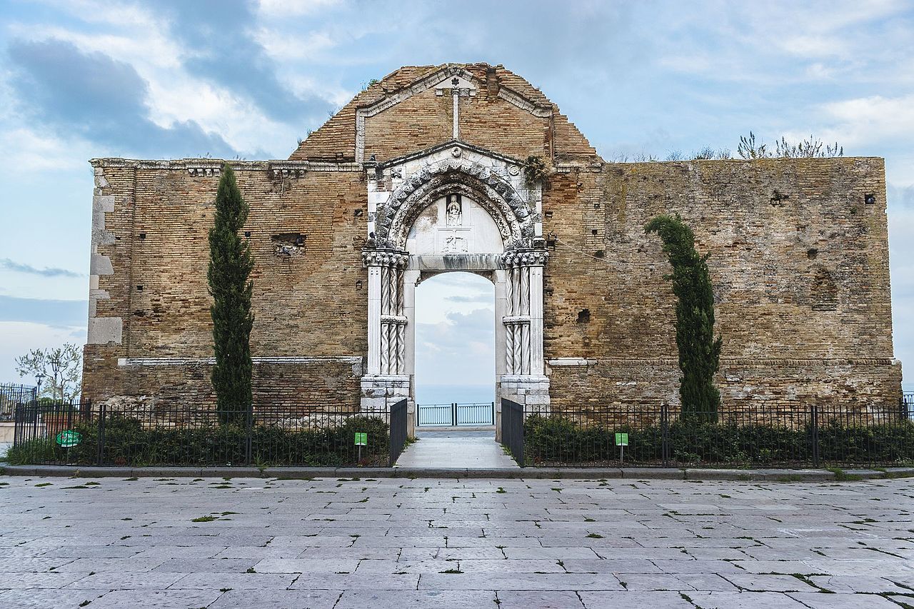vedere Chiesa_San_Pietro resti Vasto